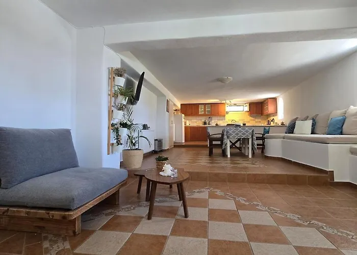 Tamarisk House-an Ideal Getaway In Southern Paros Lägenhet *